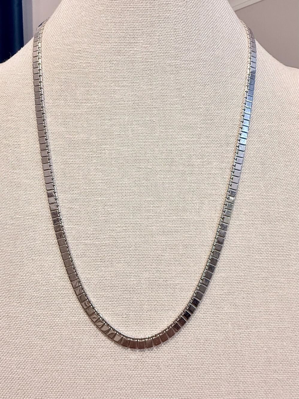 Vintage Signed Monet Silver Tone Collar Necklace 24”
